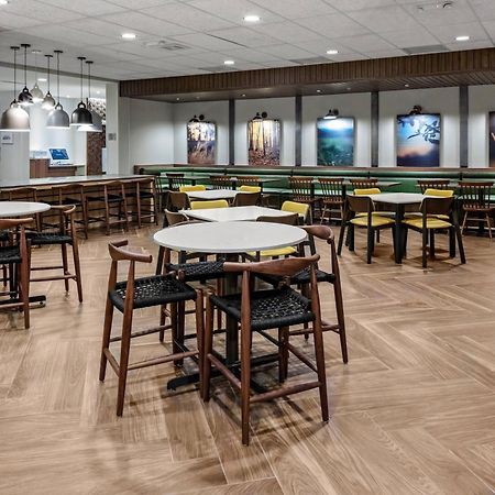 Fairfield By Marriott Port Clinton Waterfront Hotel Екстериор снимка