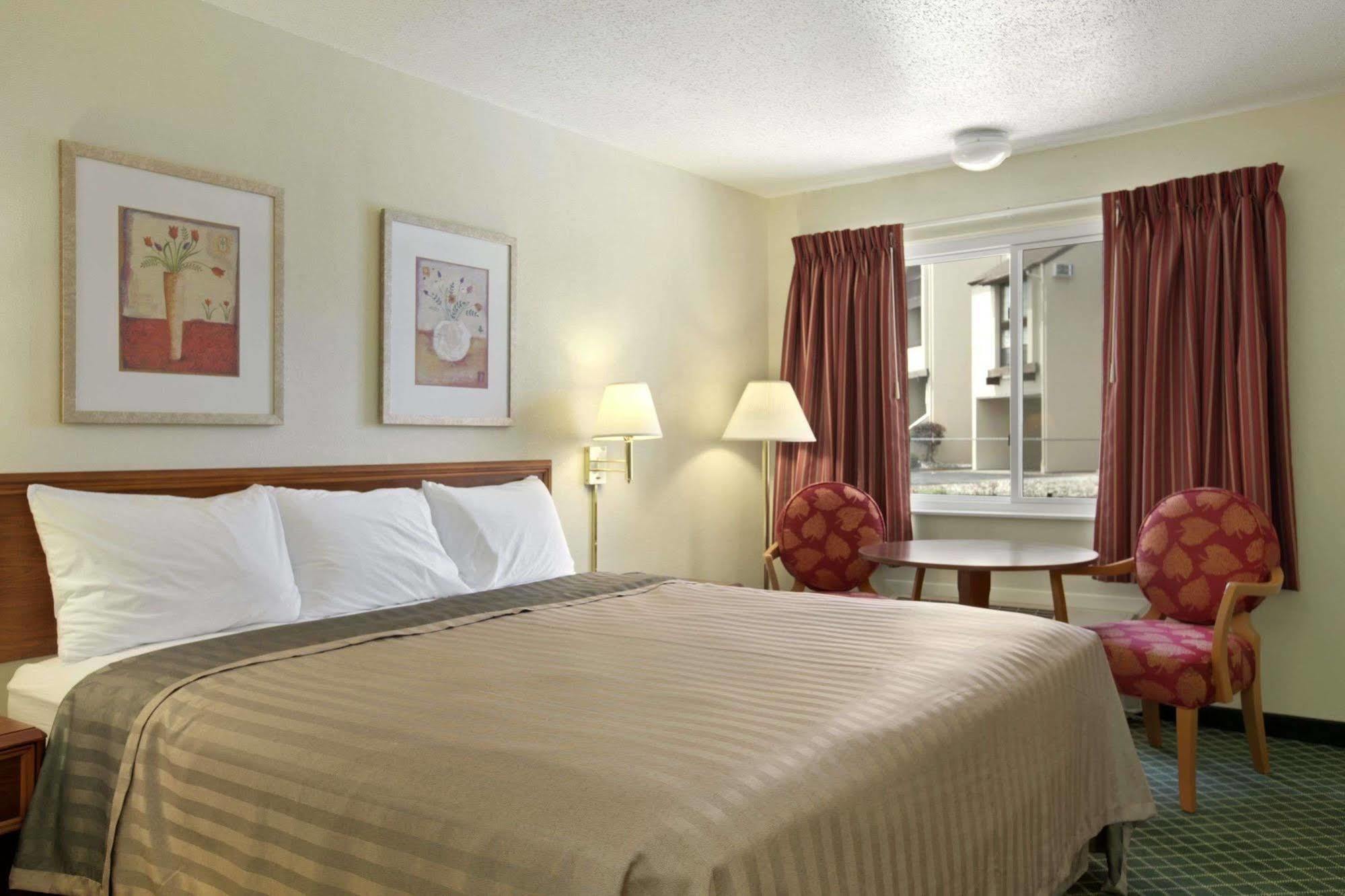 Fairfield By Marriott Port Clinton Waterfront Hotel Екстериор снимка